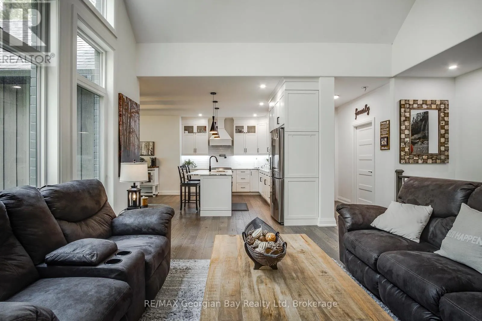 50 WINDERMERE CIRCLE