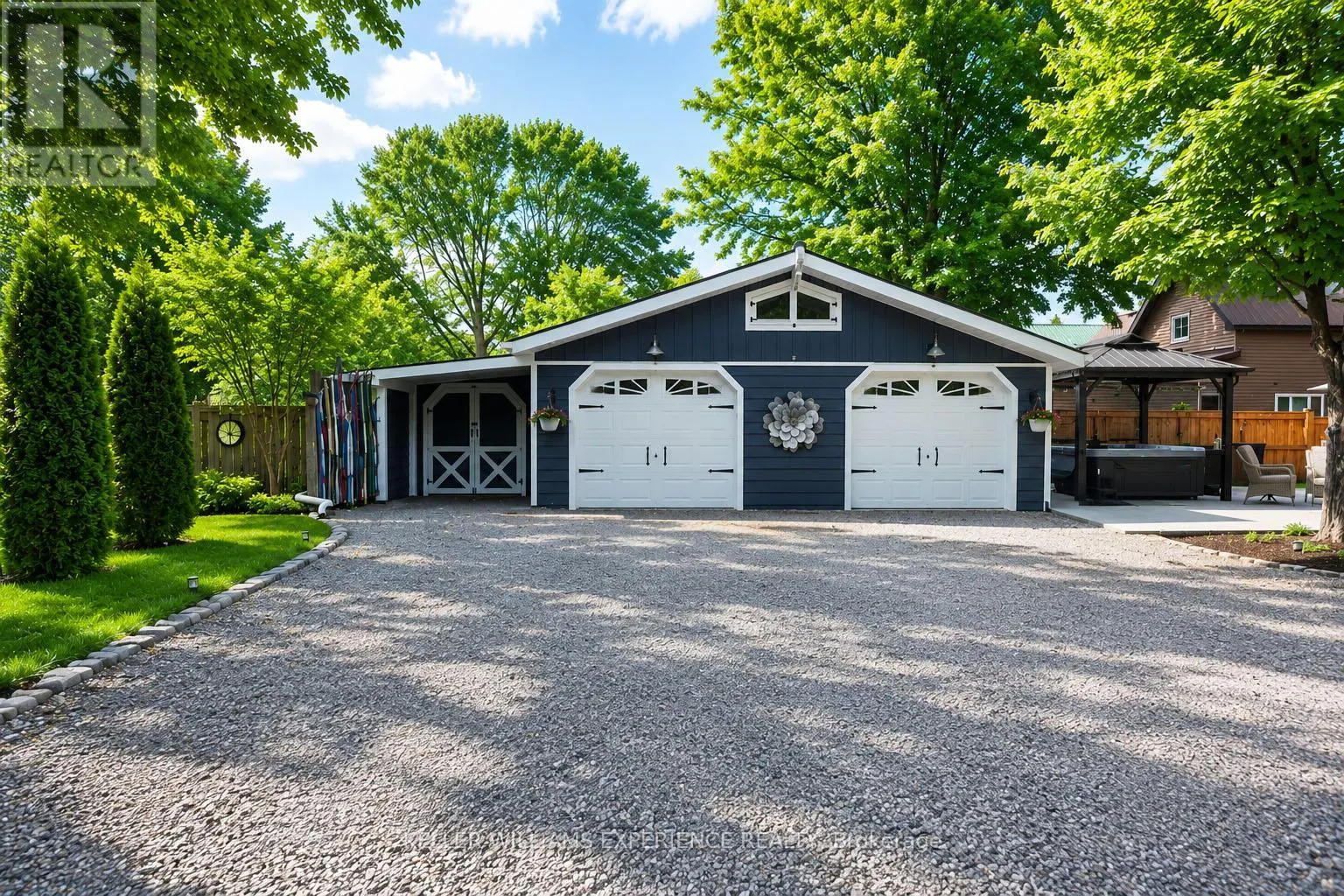 15 LEONARD AVENUE