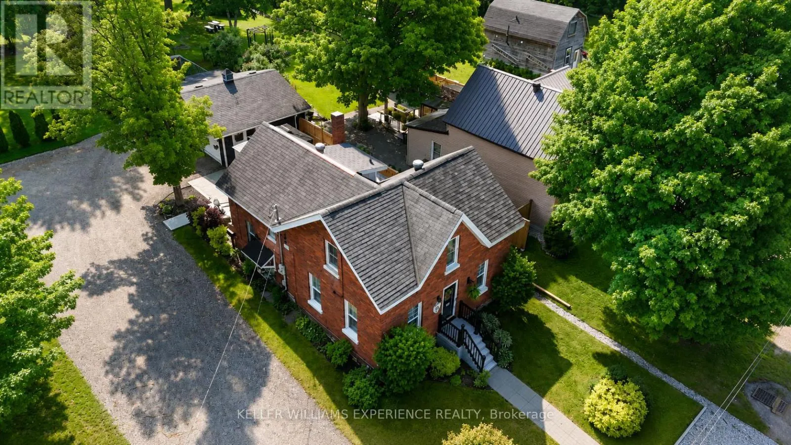 15 LEONARD AVENUE