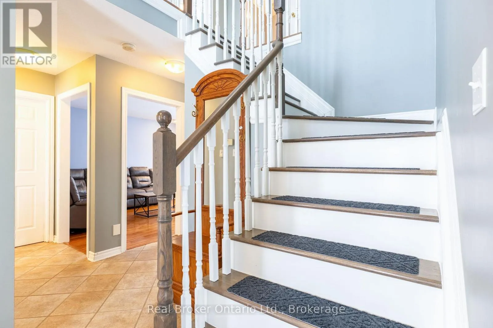 9 BOYD CRESCENT