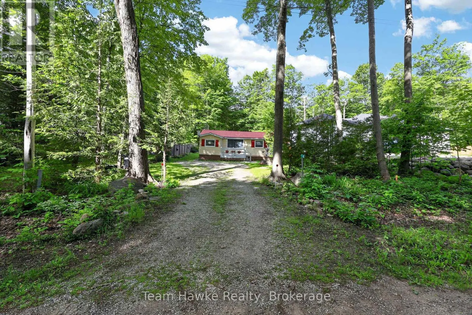 48 MCARTHUR DRIVE
