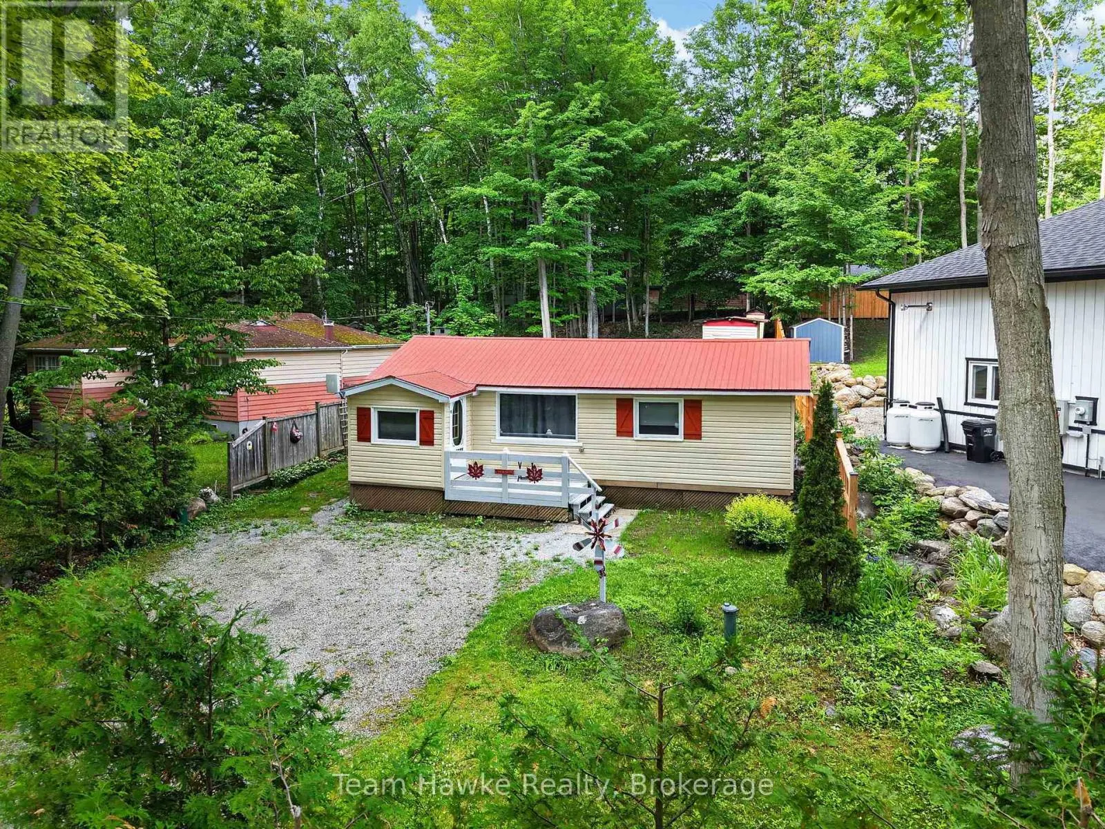 48 MCARTHUR DRIVE