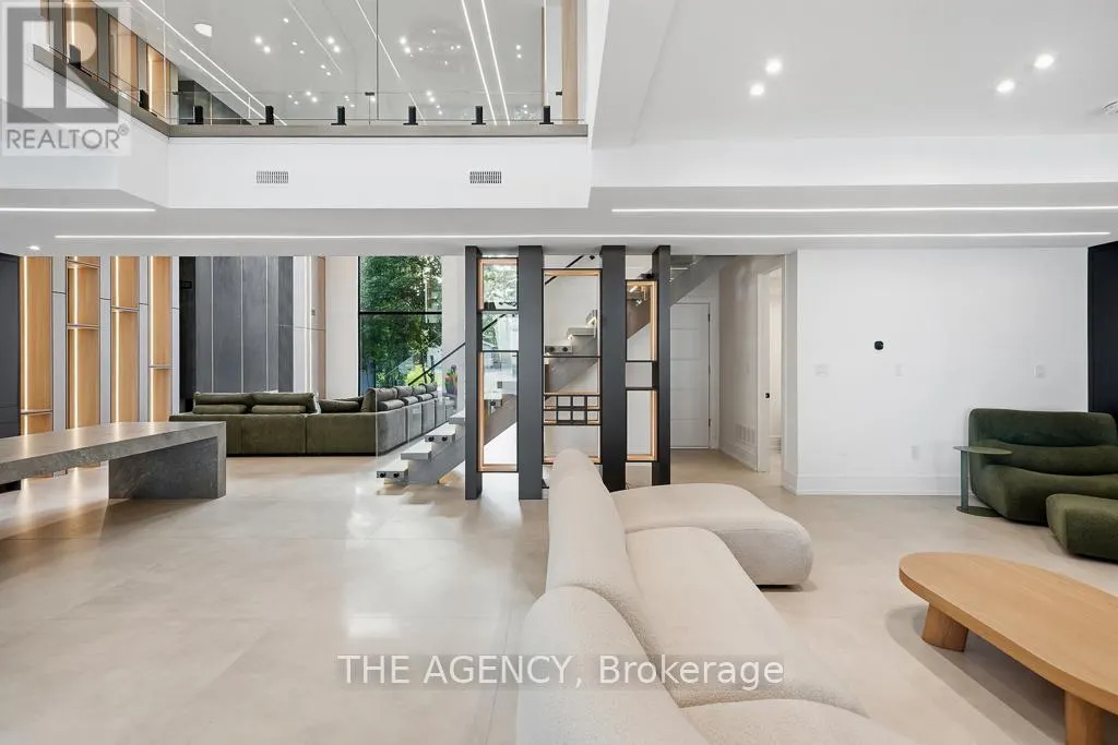 2707 LAKESIDE DRIVE