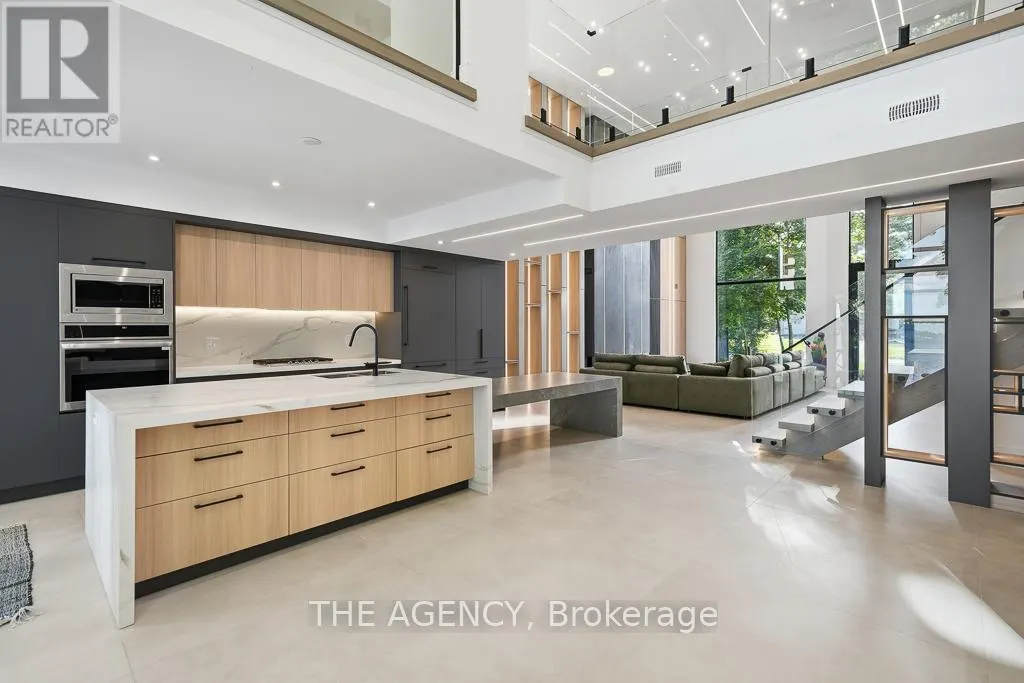 2707 LAKESIDE DRIVE