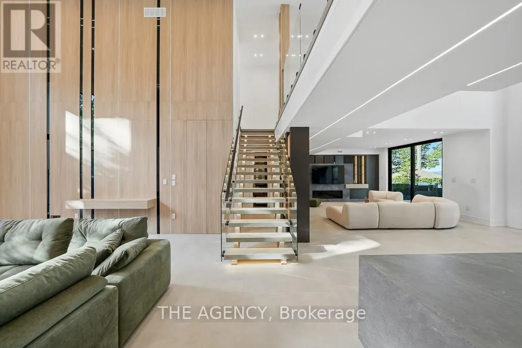 2707 LAKESIDE DRIVE