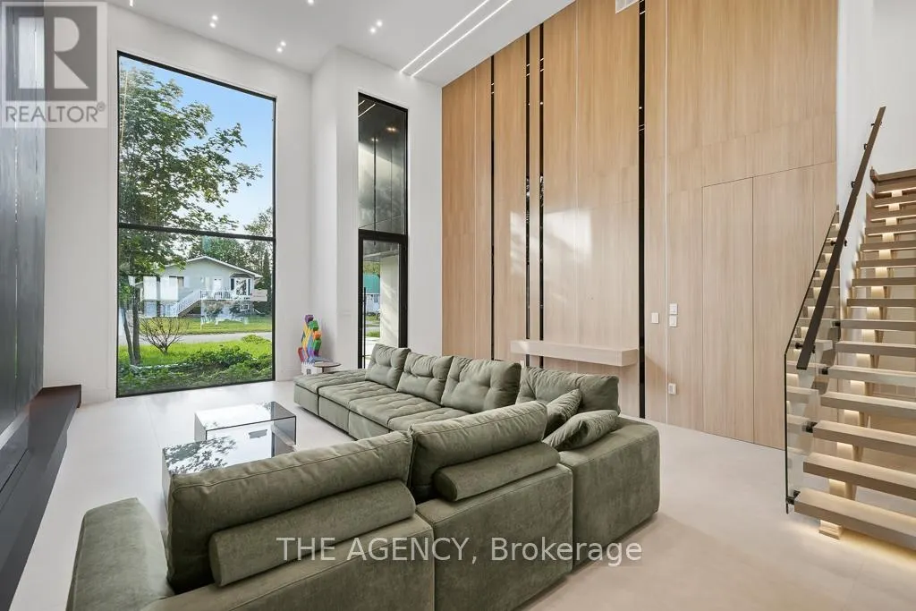 2707 LAKESIDE DRIVE