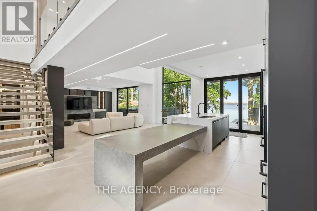2707 LAKESIDE DRIVE