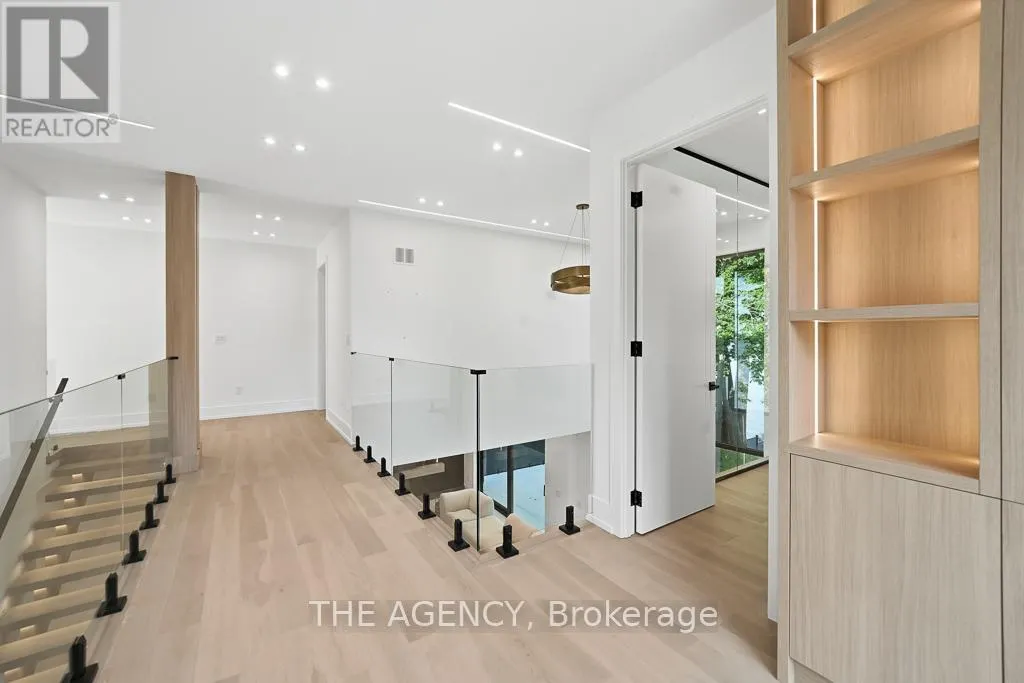 2707 LAKESIDE DRIVE