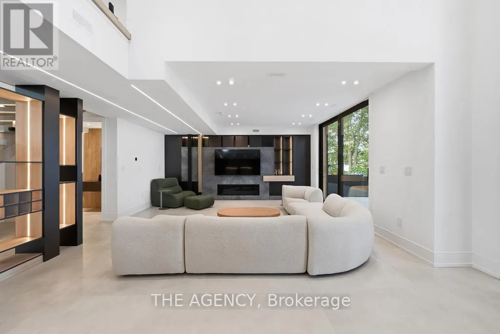 2707 LAKESIDE DRIVE