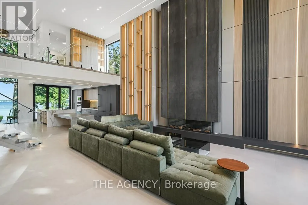 2707 LAKESIDE DRIVE