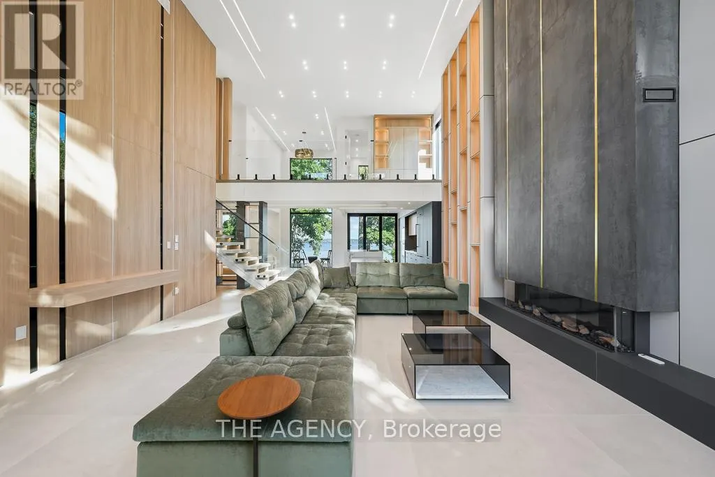 2707 LAKESIDE DRIVE