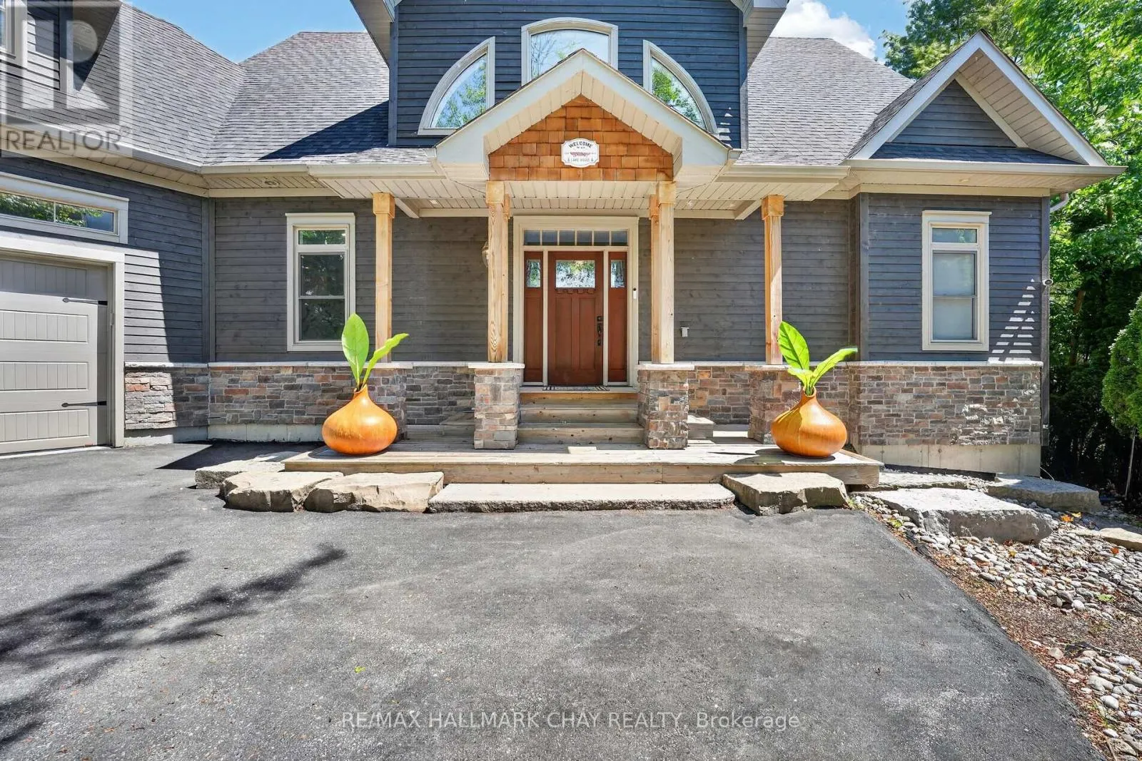 465 MOONEY CRESCENT