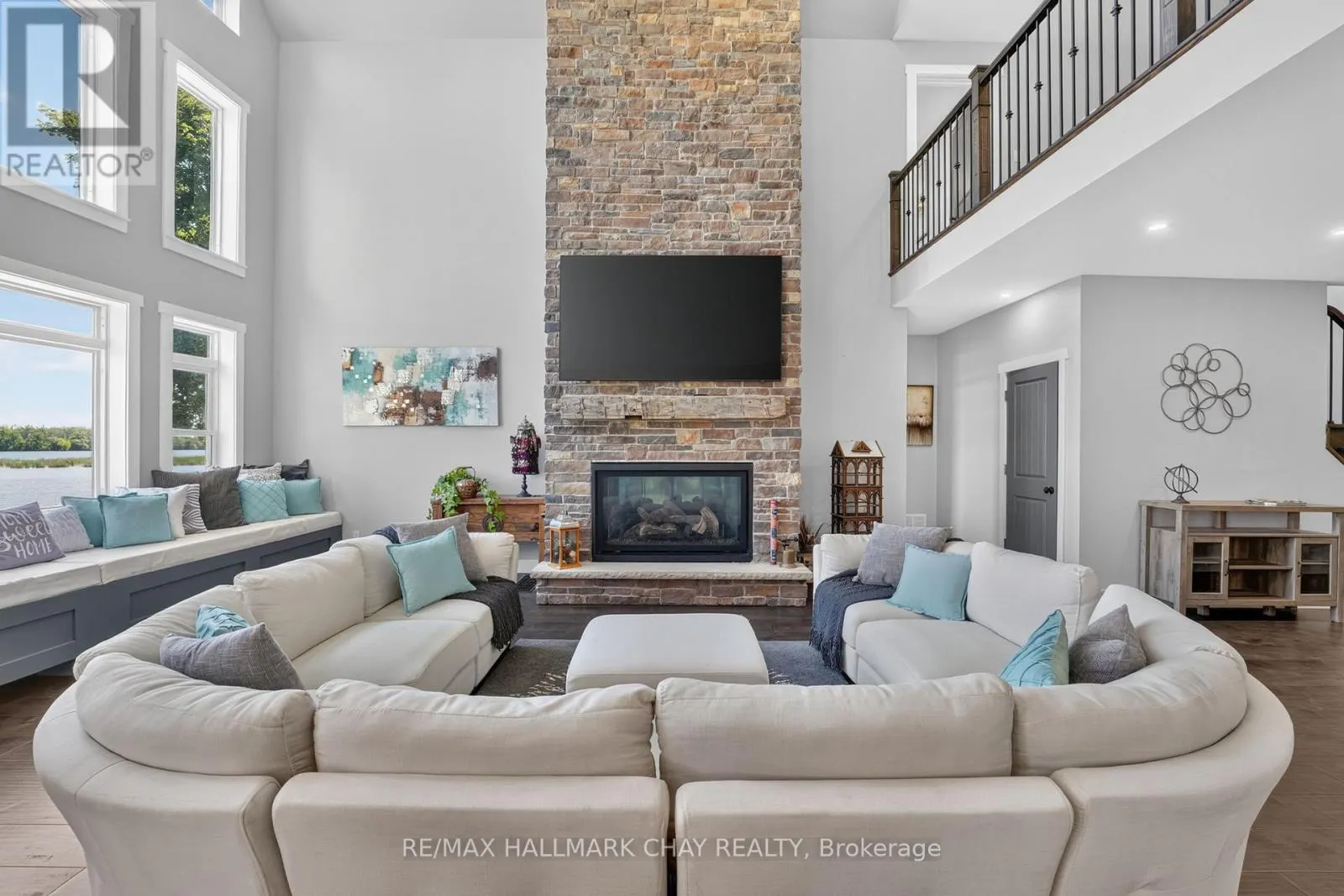 465 MOONEY CRESCENT