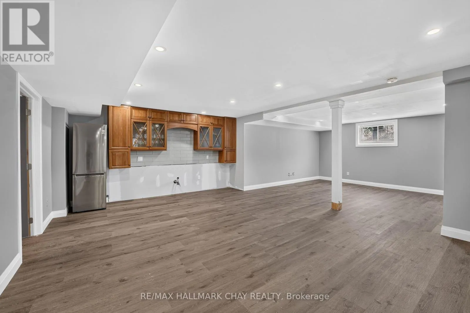 465 MOONEY CRESCENT