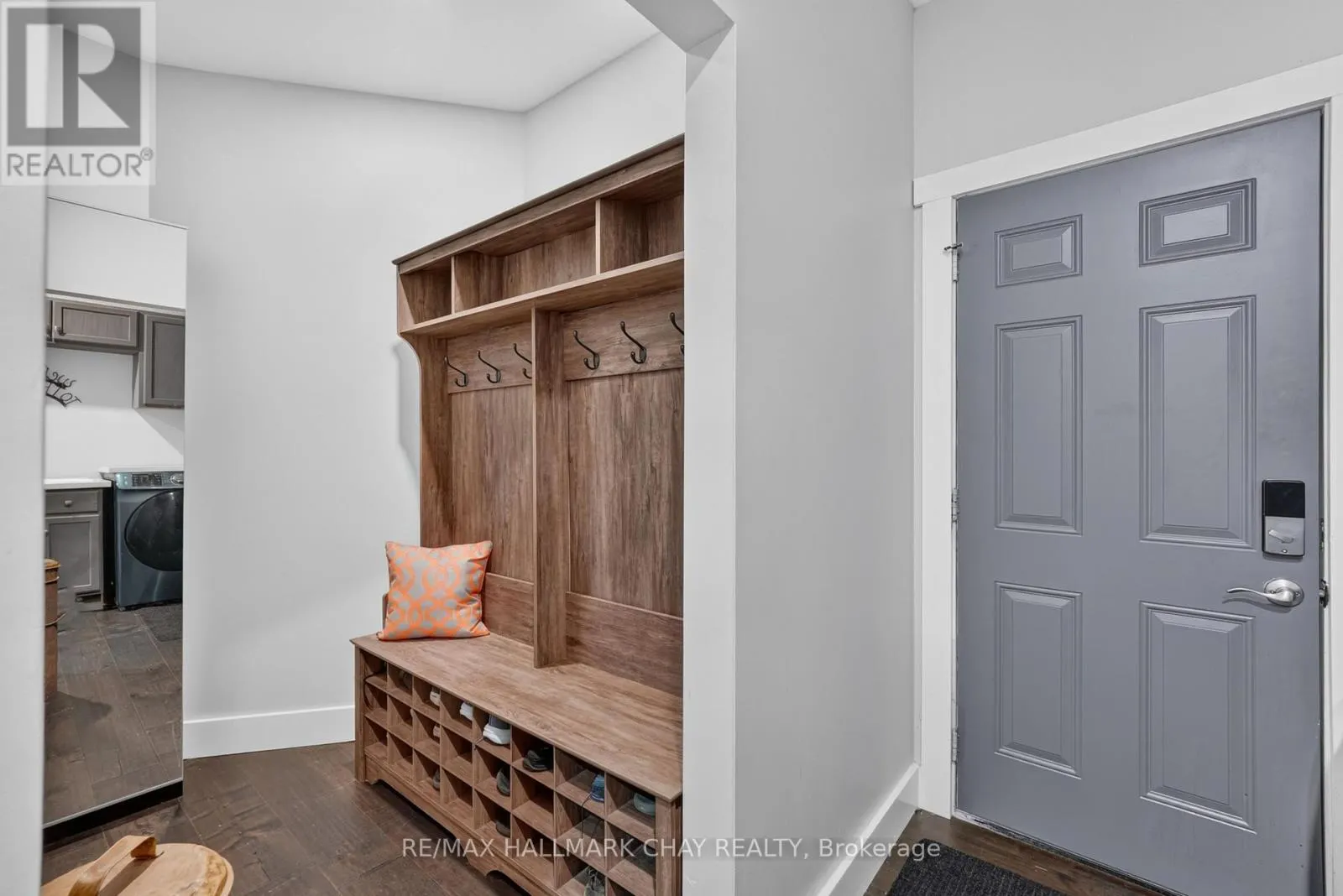 465 MOONEY CRESCENT