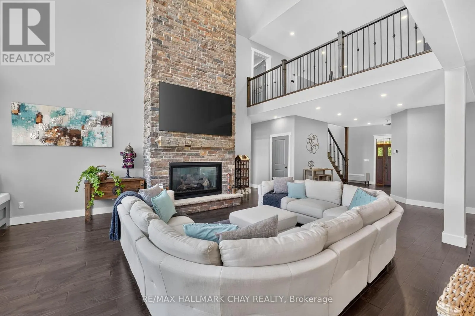 465 MOONEY CRESCENT