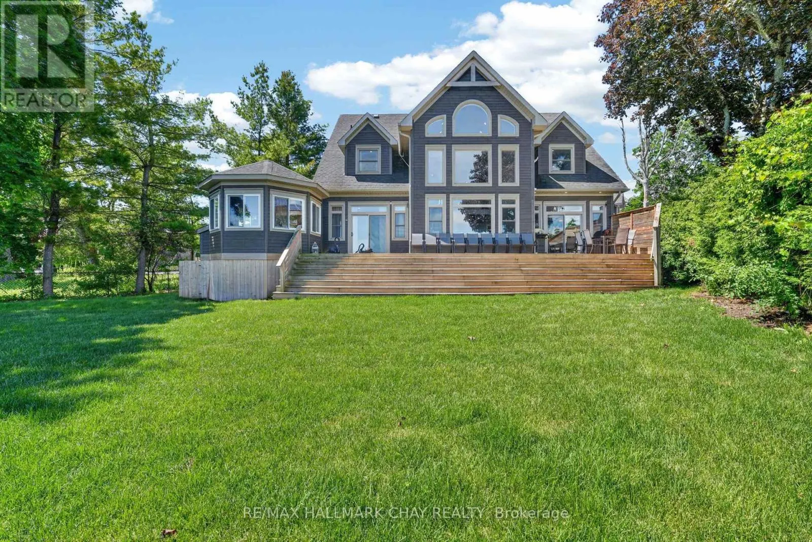 465 MOONEY CRESCENT