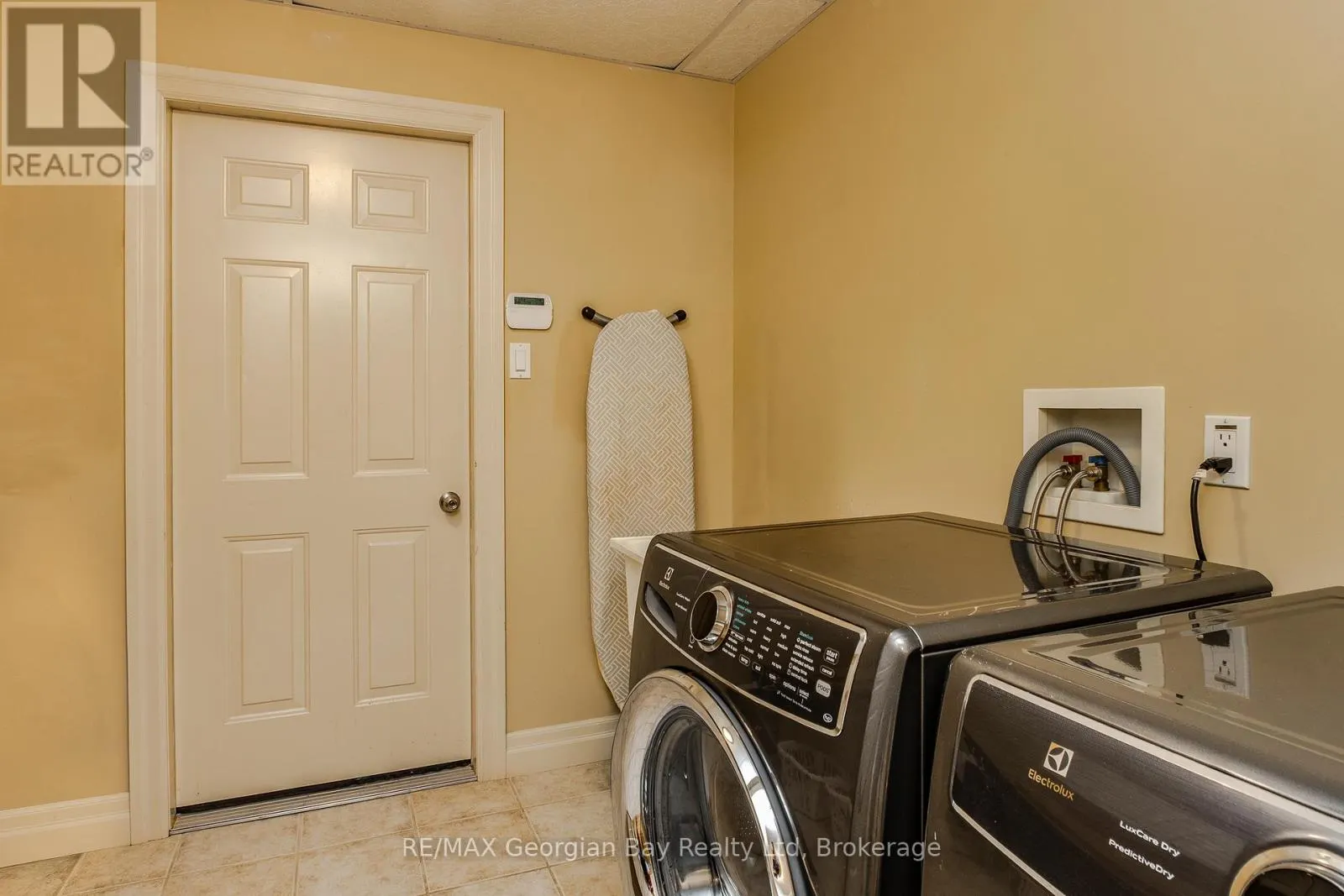 1620 GOLF LINK ROAD