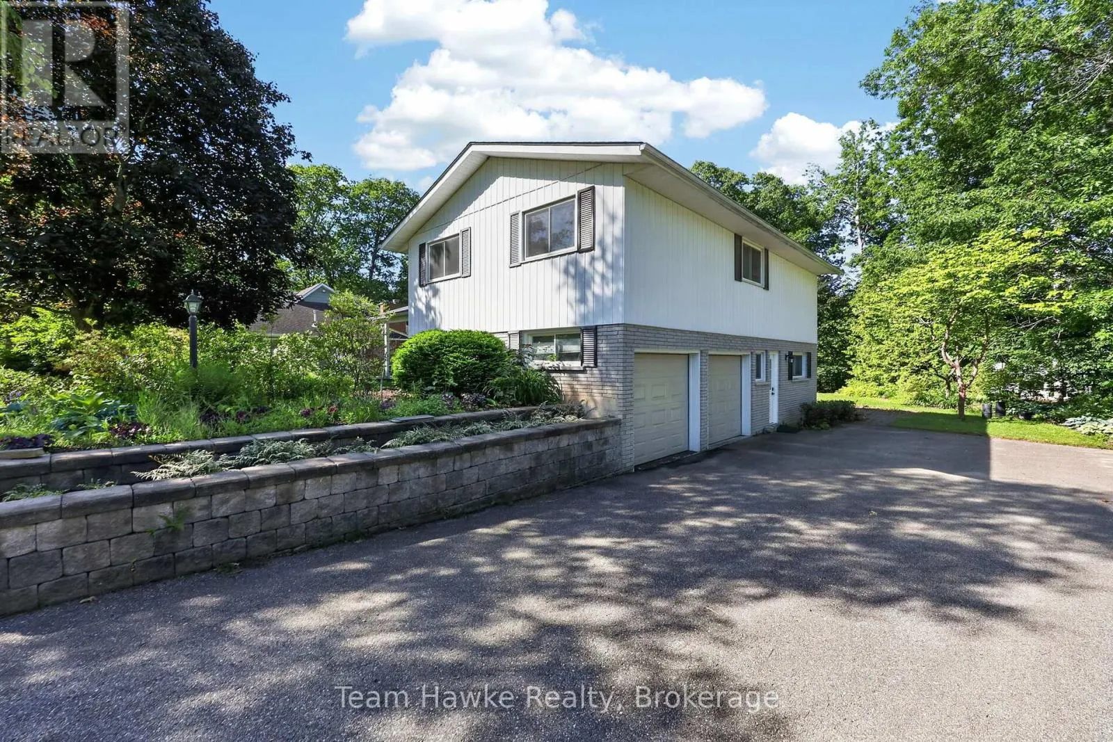 321 GLENBROOK DRIVE