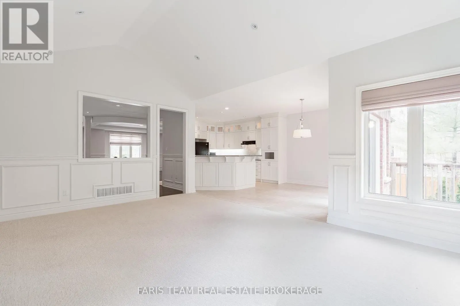 4 DIAMOND VALLEY DRIVE