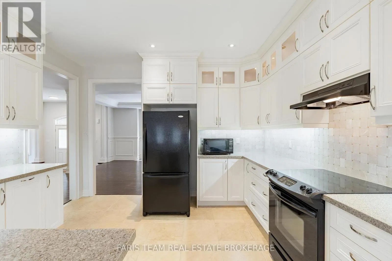 4 DIAMOND VALLEY DRIVE