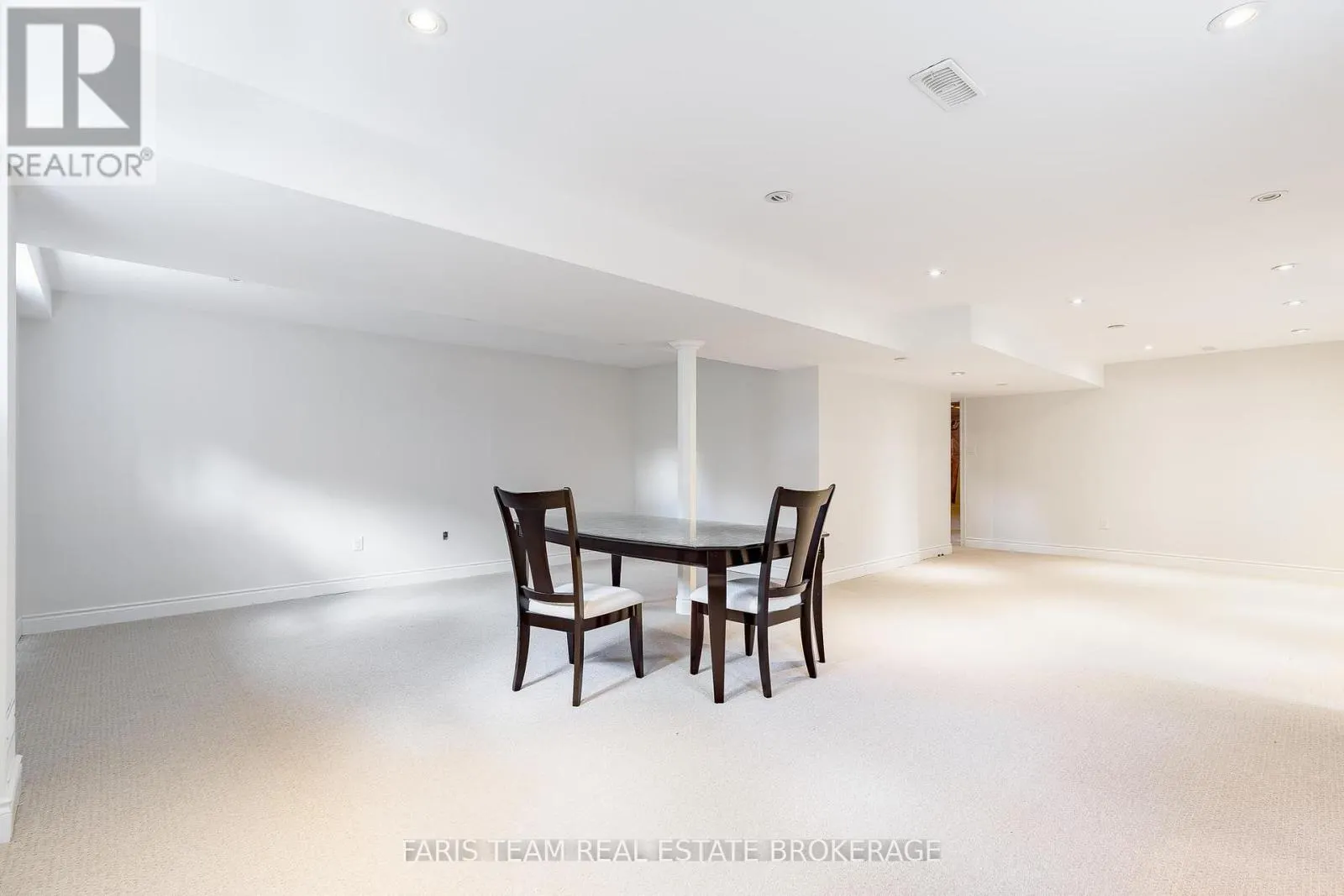 4 DIAMOND VALLEY DRIVE