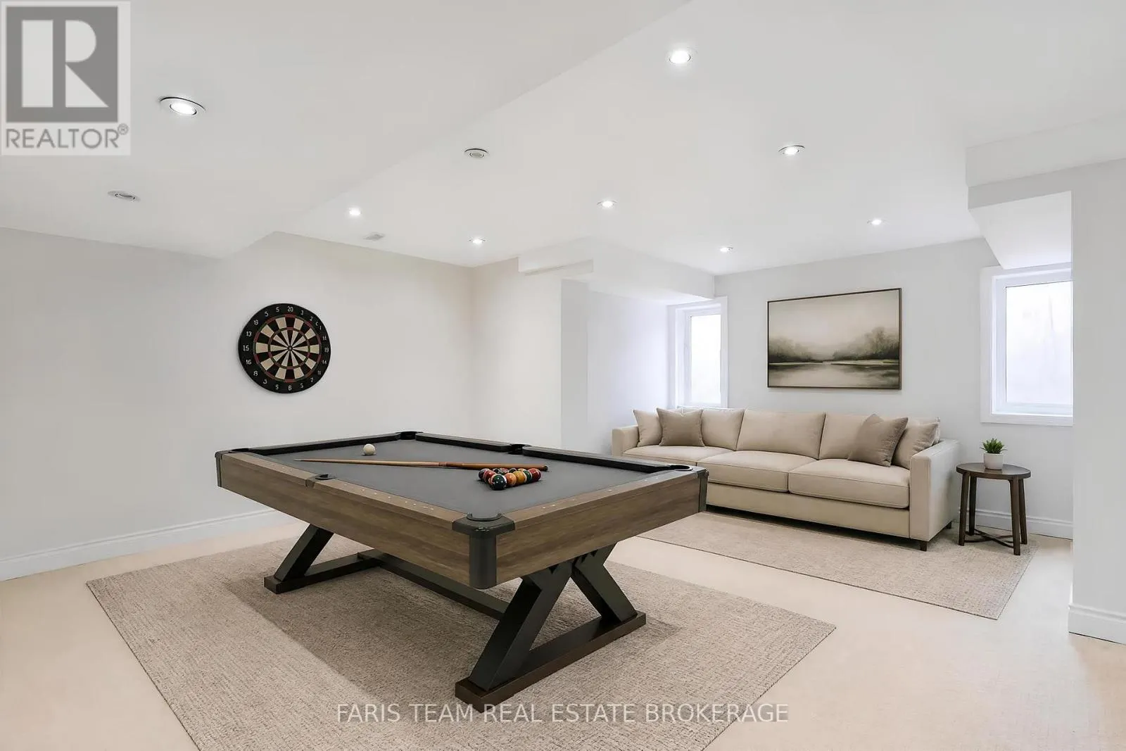 4 DIAMOND VALLEY DRIVE