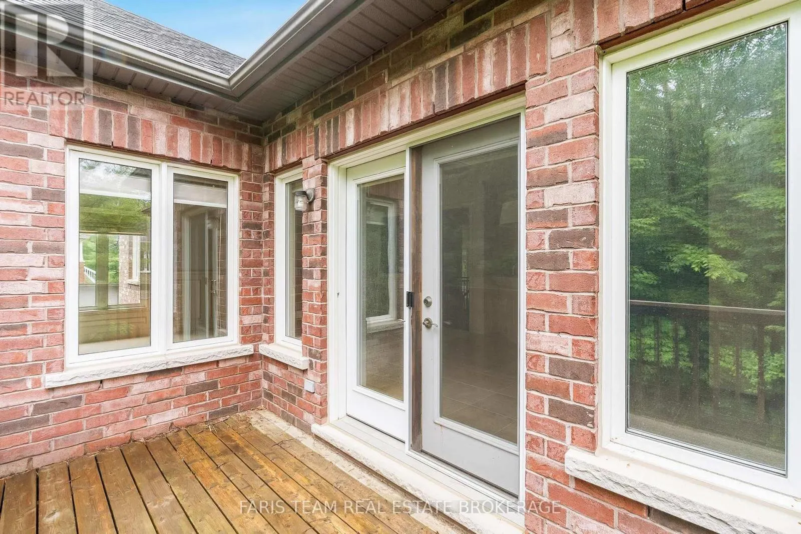 4 DIAMOND VALLEY DRIVE