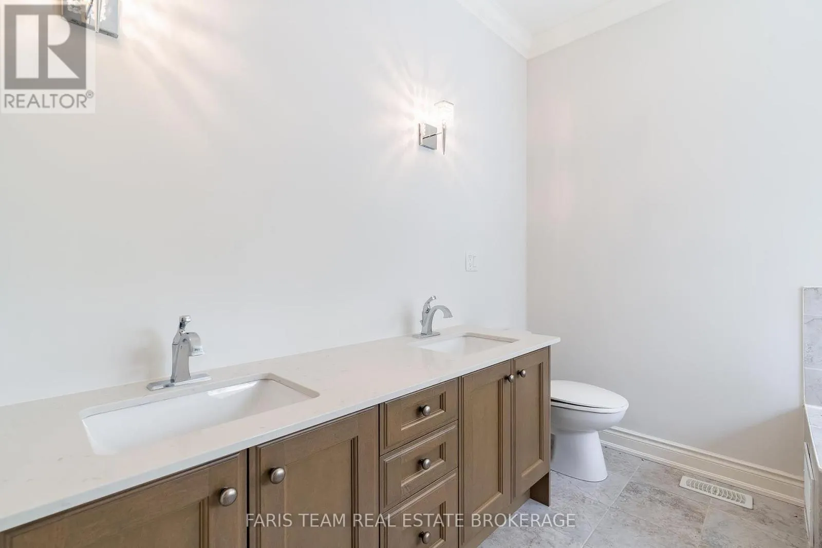 4 DIAMOND VALLEY DRIVE