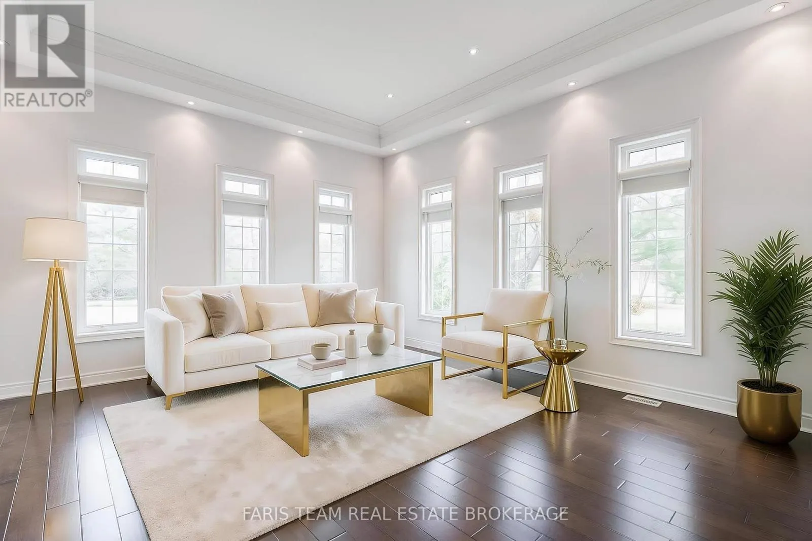 4 DIAMOND VALLEY DRIVE