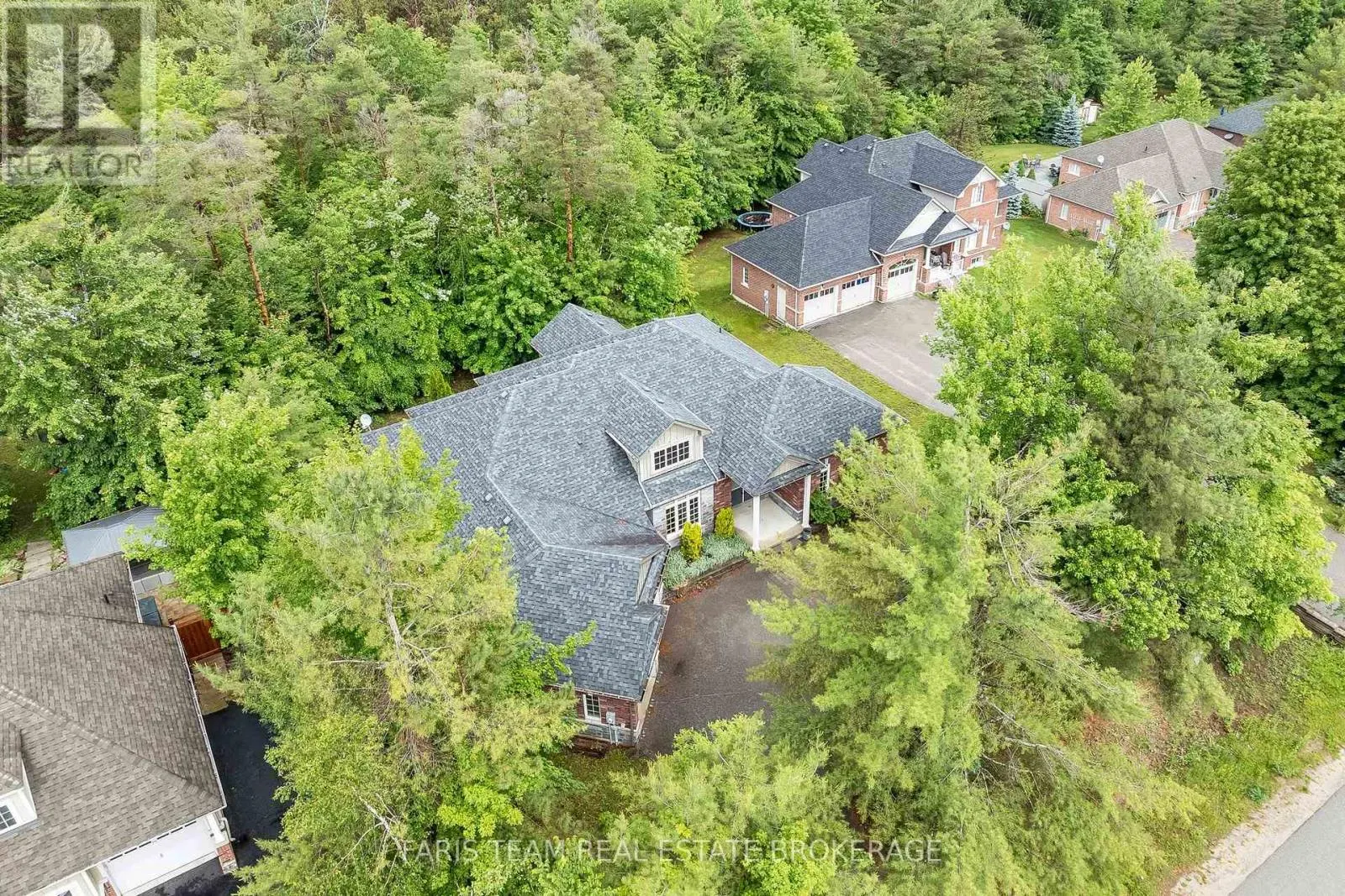 4 DIAMOND VALLEY DRIVE
