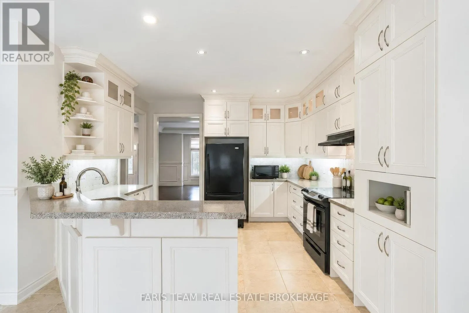 4 DIAMOND VALLEY DRIVE