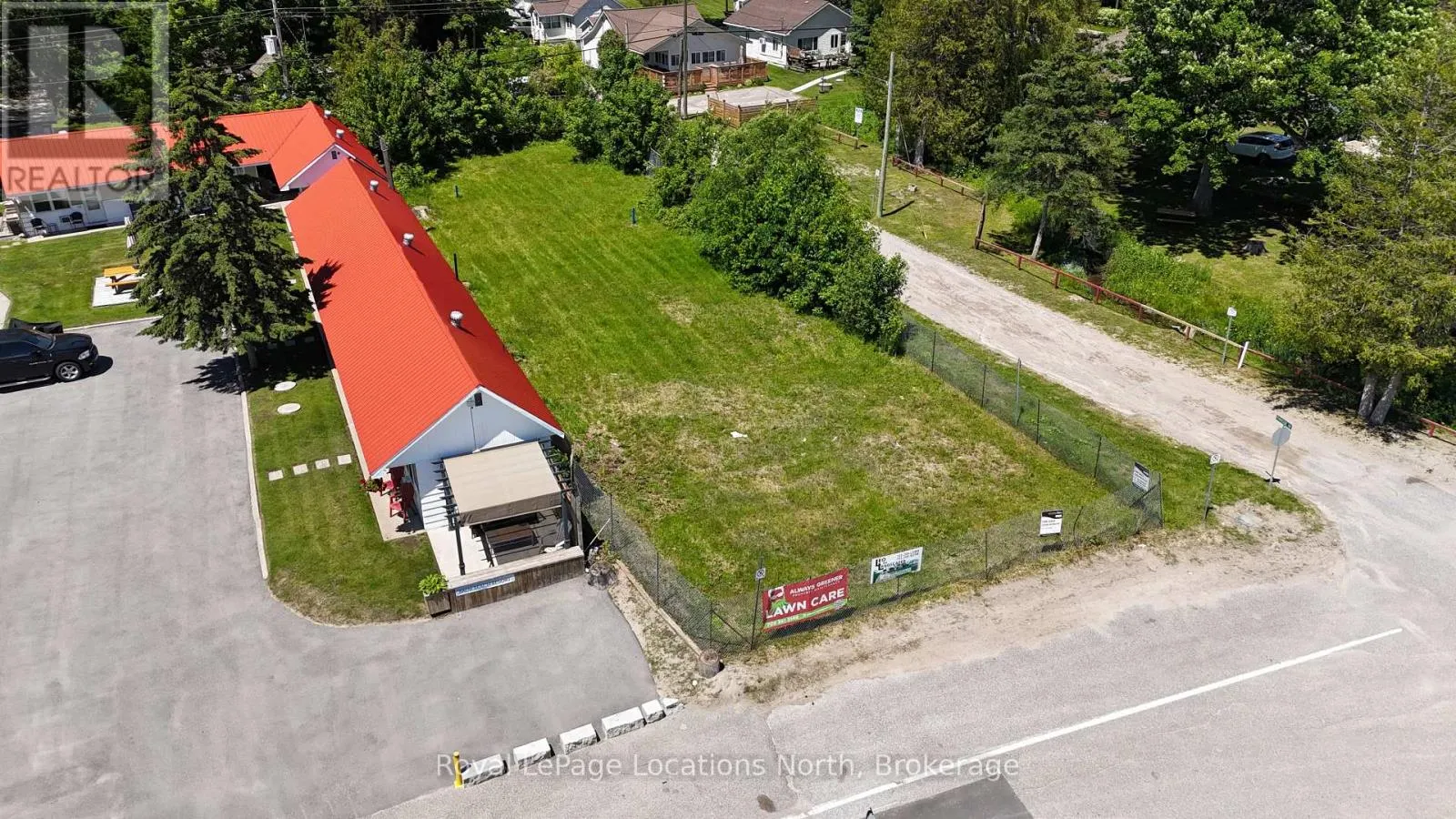 11 TINY BEACHES ROAD N