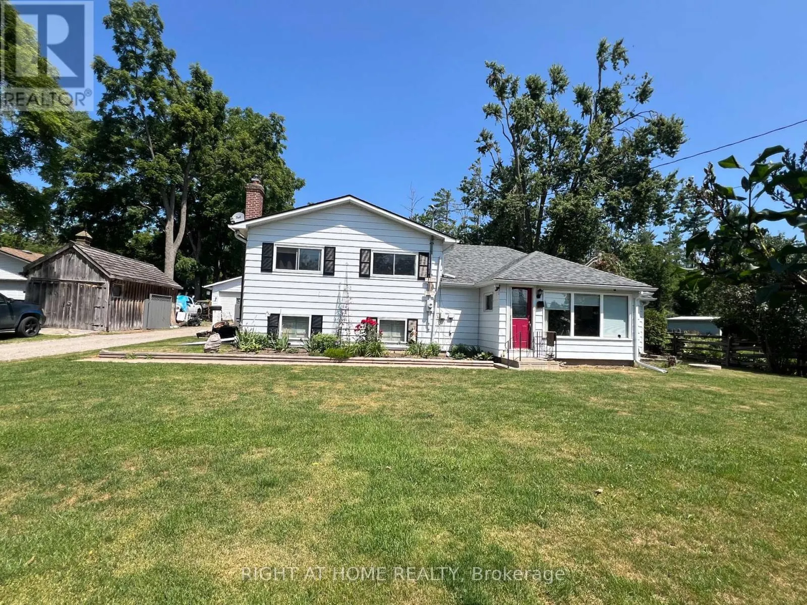 12 LAKESHORE ROAD E