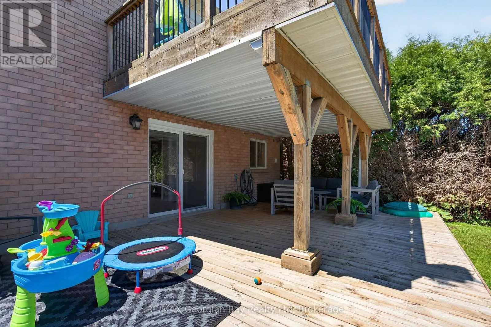 1005 DINA CRESCENT