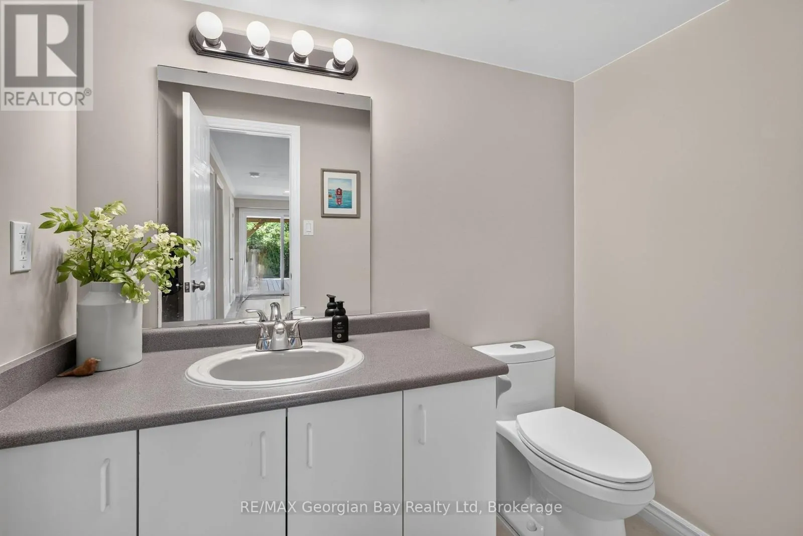1005 DINA CRESCENT