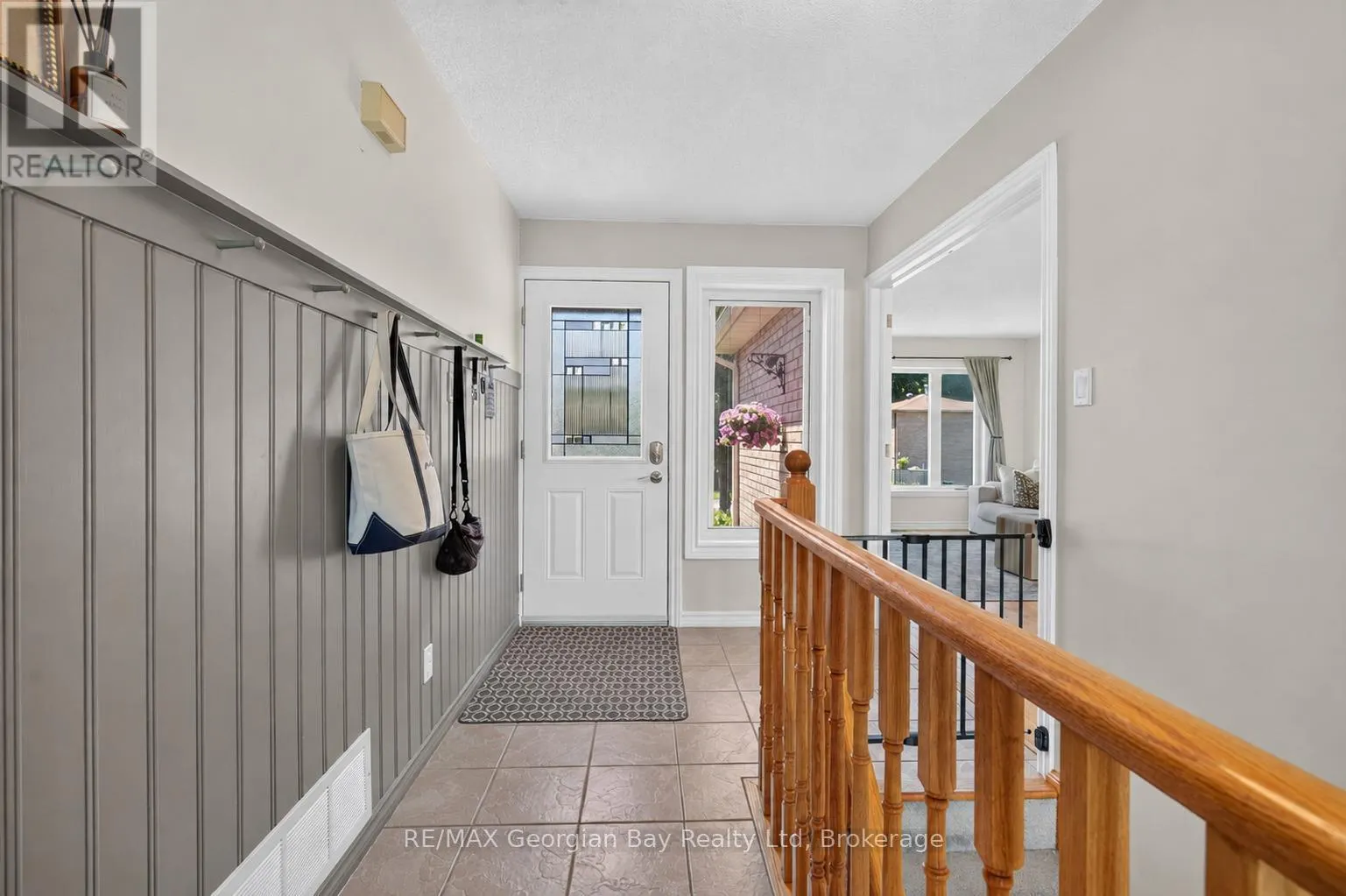 1005 DINA CRESCENT