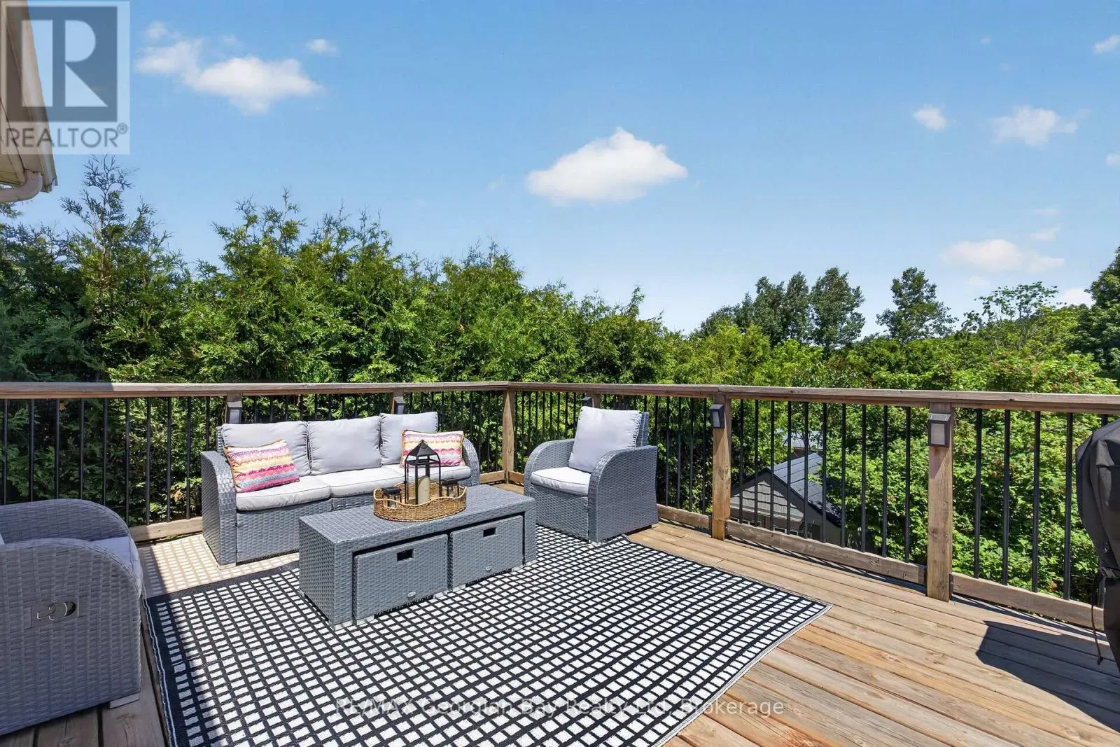1005 DINA CRESCENT
