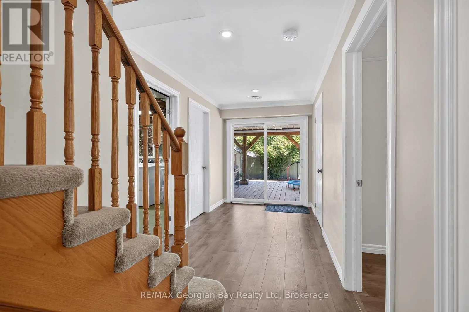 1005 DINA CRESCENT