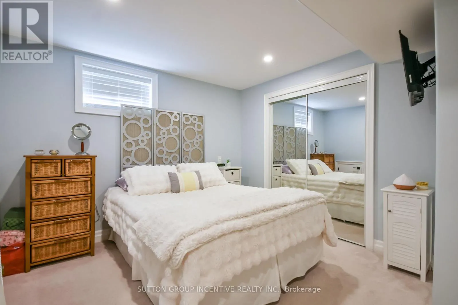 8 OLIVER'S MILL ROAD