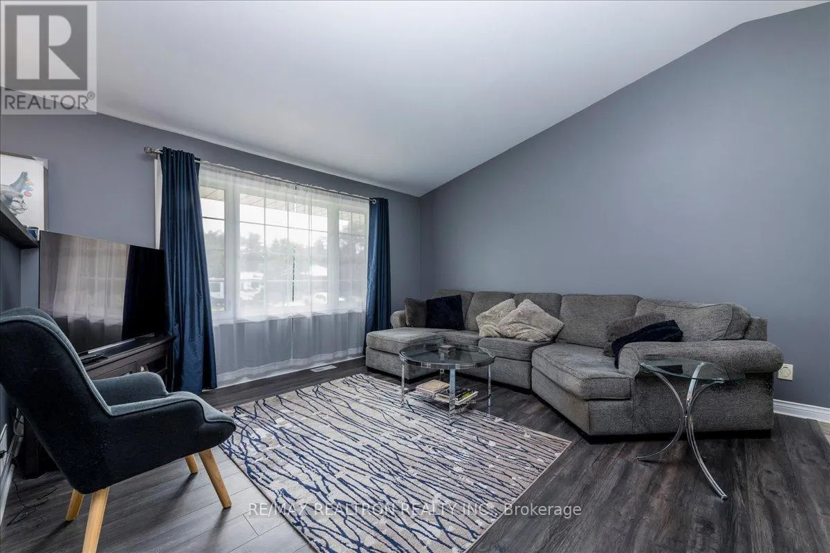 4 TEMPLETON DRIVE