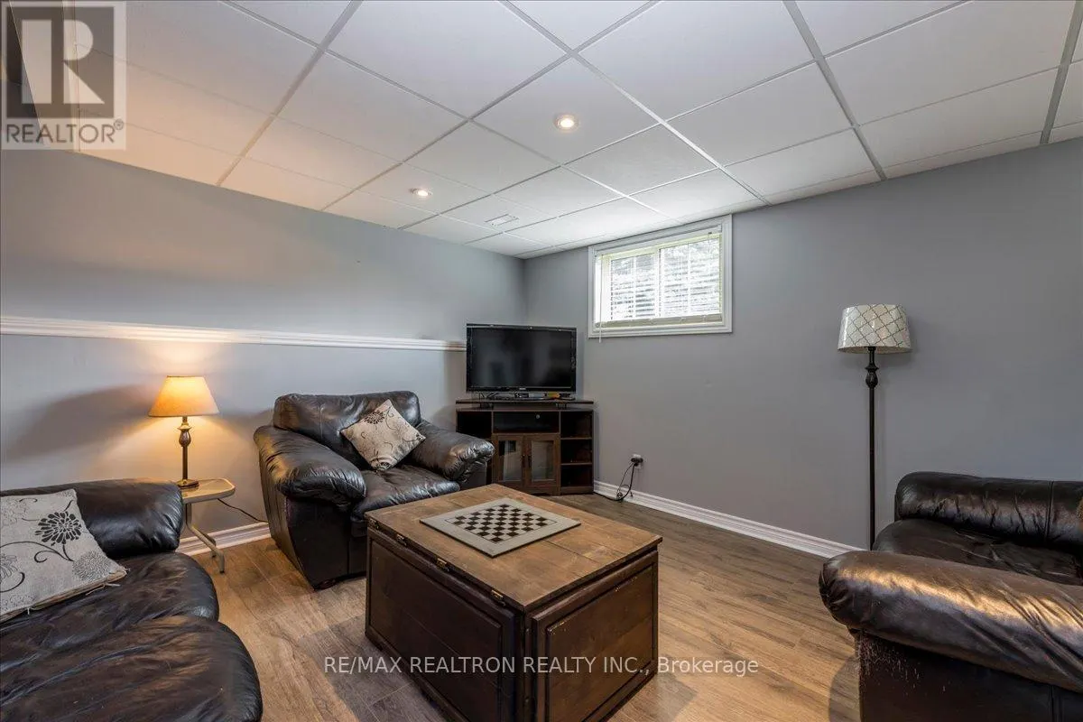 4 TEMPLETON DRIVE