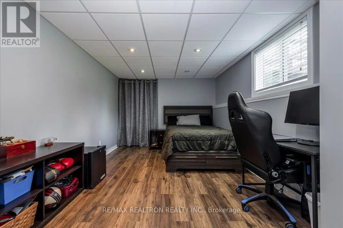 4 TEMPLETON DRIVE