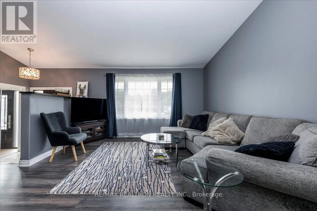 4 TEMPLETON DRIVE