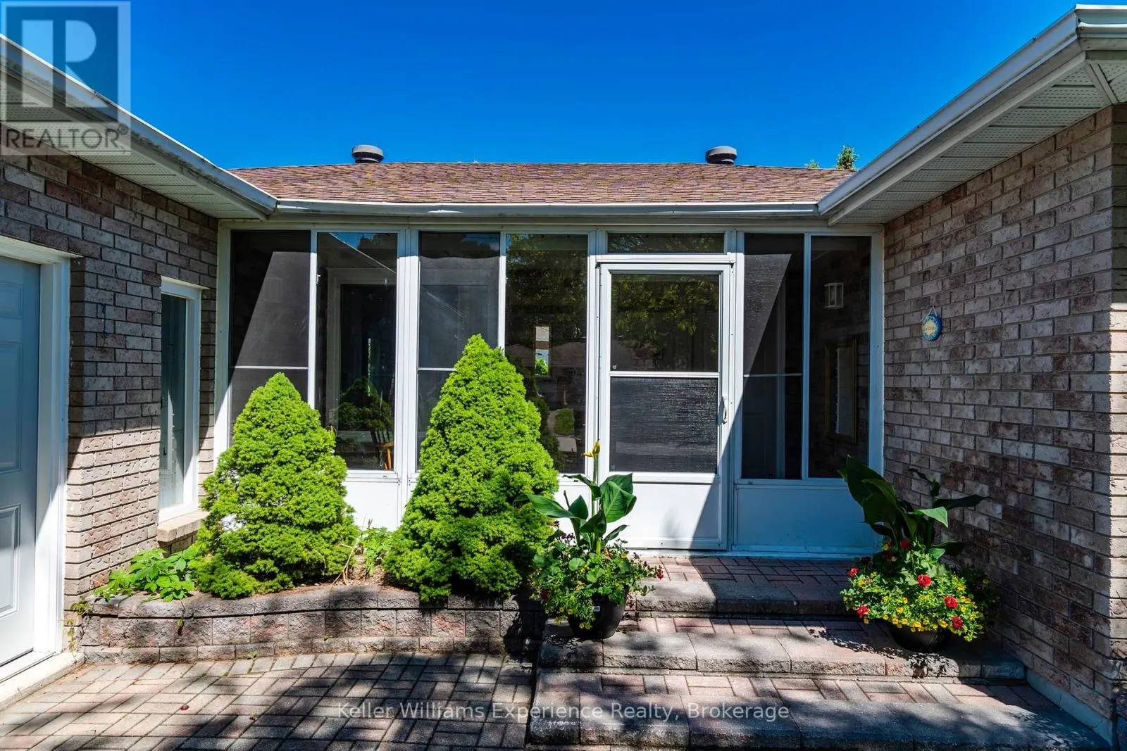922 PLAYFAIR ROAD