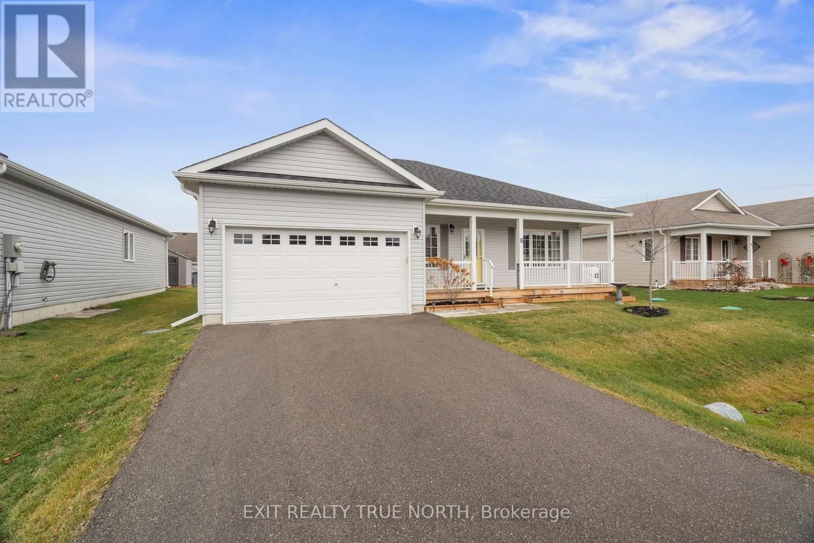 8 SINCLAIR CRESCENT