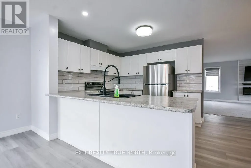 8 SINCLAIR CRESCENT
