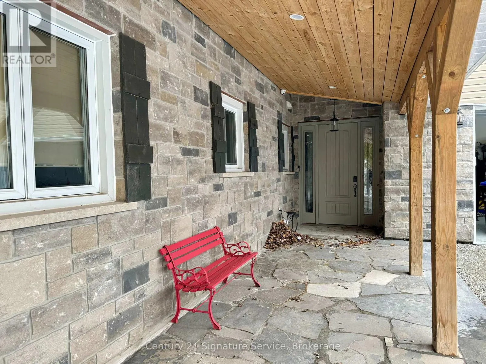 127 MASKINONGE ROAD
