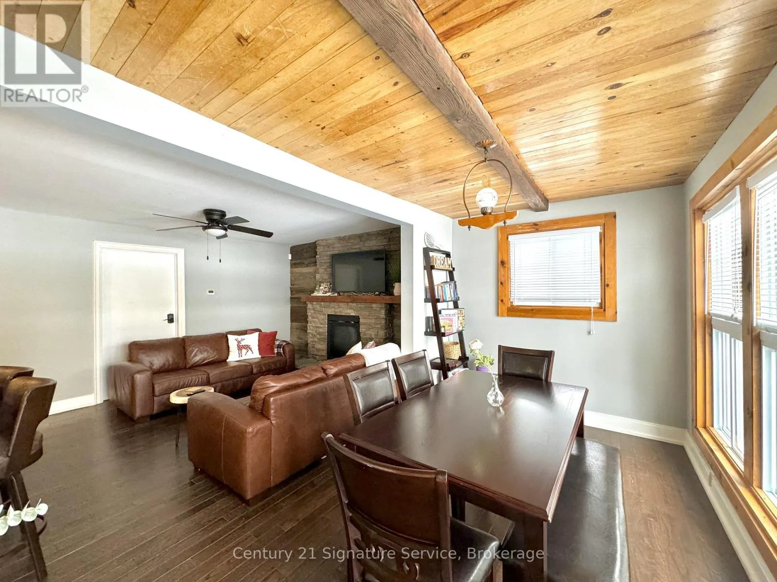 127 MASKINONGE ROAD