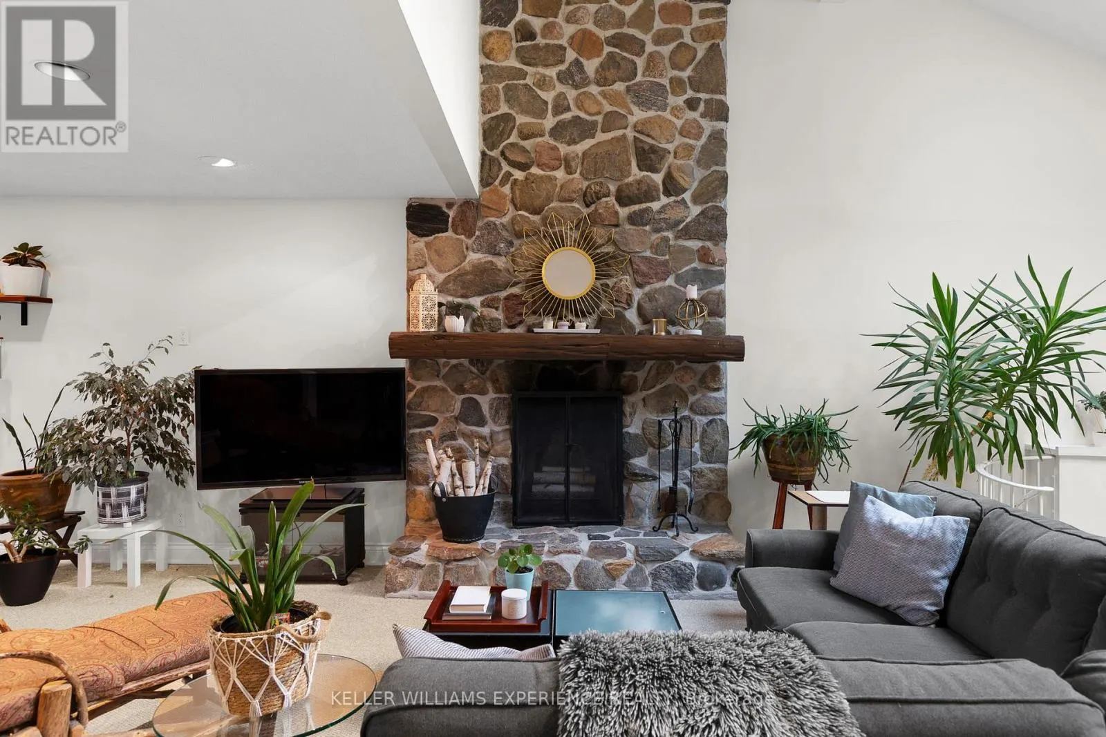 127 SHORELINE DRIVE